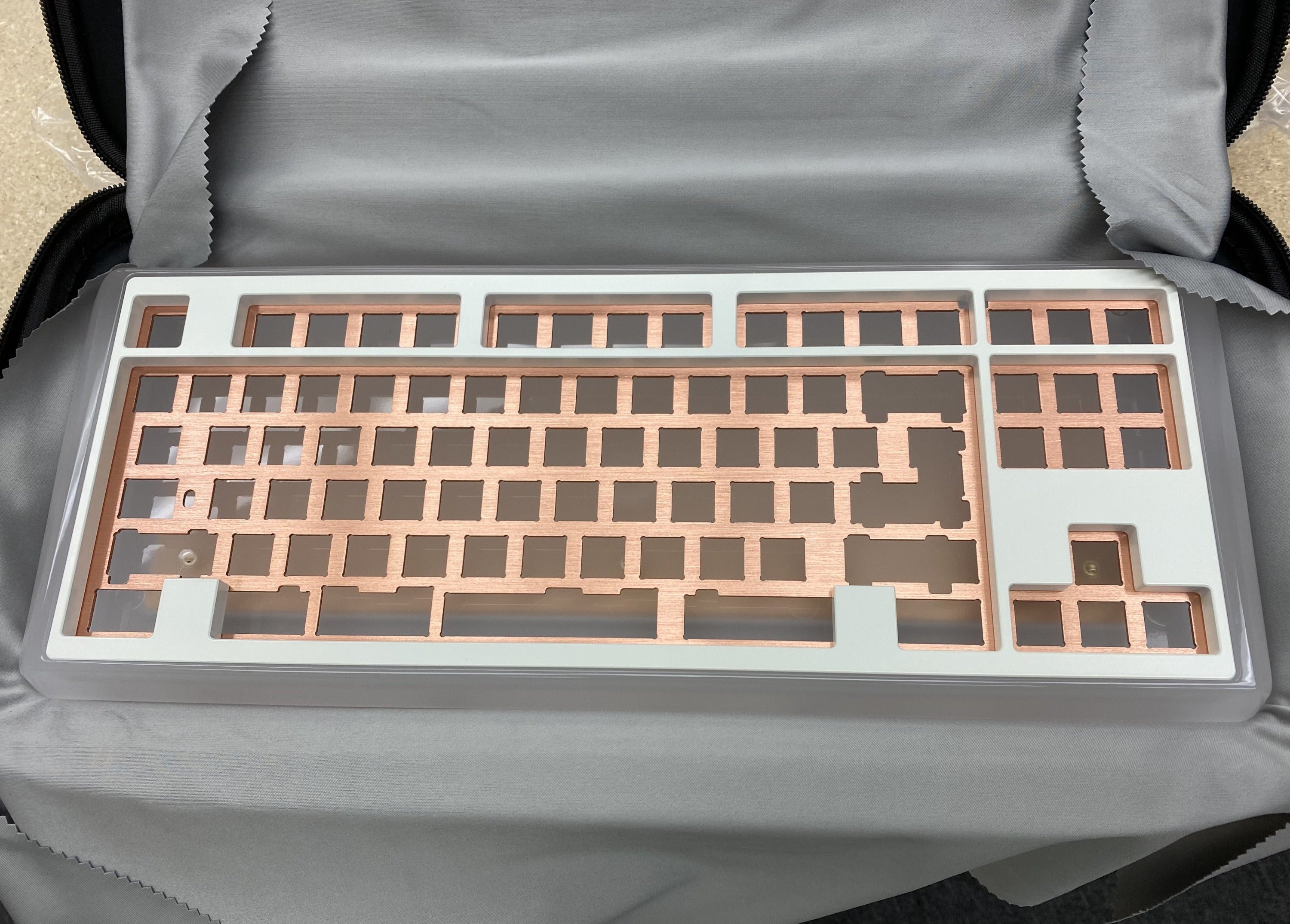 EO-87 (Winkey) (Frosted Version)